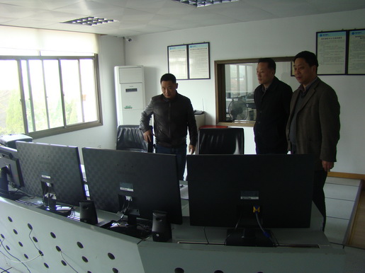 公司黨委書記、董事長何族興到一線部門調(diào)研